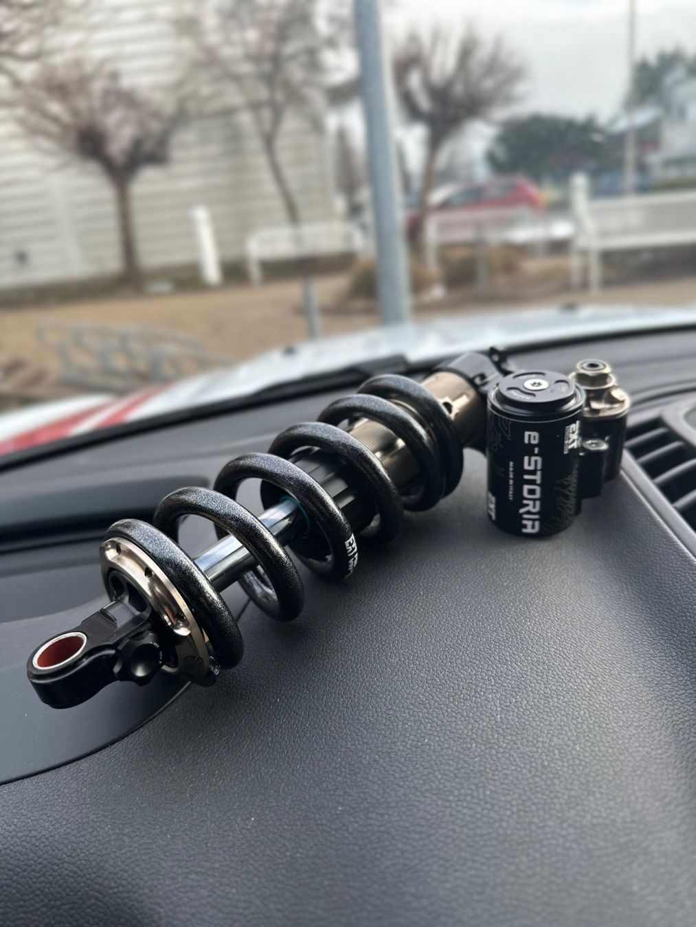 Pezzi di ricambio: EXT E-Storia Coil Dämpfer 210x55mm – Usato da Volketswil venduto da Taso