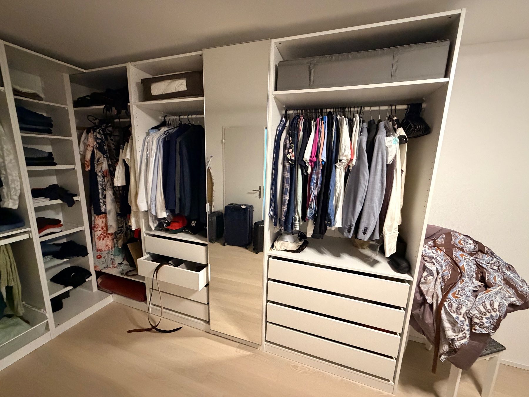 Ikea Armoires: PAX Schrank Korpusse – D'occasion à Winterthur par m-s1978 2