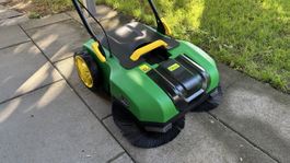 Akku Kehrmaschine