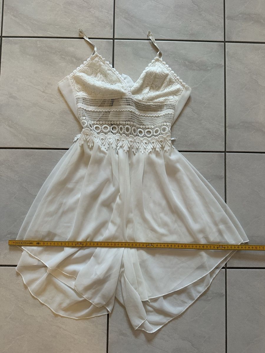 Tute: Kurzer weisser Jumpsuit mit Spitze, Grösse S – Usato da Hergiswil NW venduto da kaufe_at_kaufmann 8
