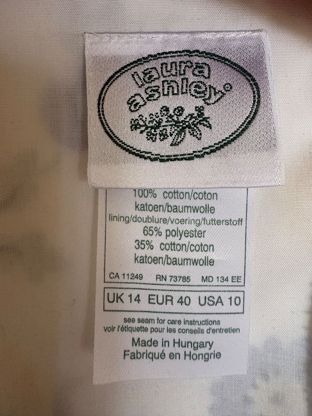 Laura Ashley Robes: Robe vintage Laura Ashley blanche à fleurs – Neuf (Voir description) à Prilly par mai_ktw8 6