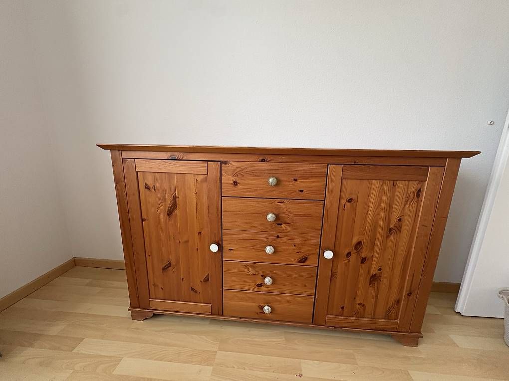 Kommoden: Commode en bois massif  – Gebraucht aus Lyss von chr_6v72 2