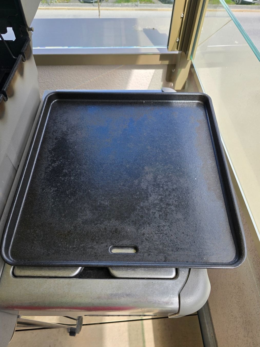Weber Griglie: Weber Genesis E-330 Gasgrill mit Sear Station und Abdeckung – Usato da Brigerbad venduto da Tu4latin 2