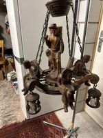 Einzigartige Holz-Lampe mit geschnitzten Figuren, antik!