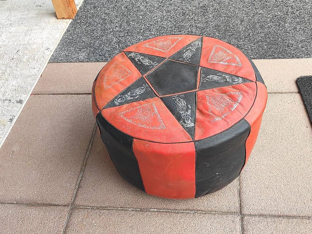 Hocker: Hocker Puff – Gebraucht aus Ittigen von Miami111 2