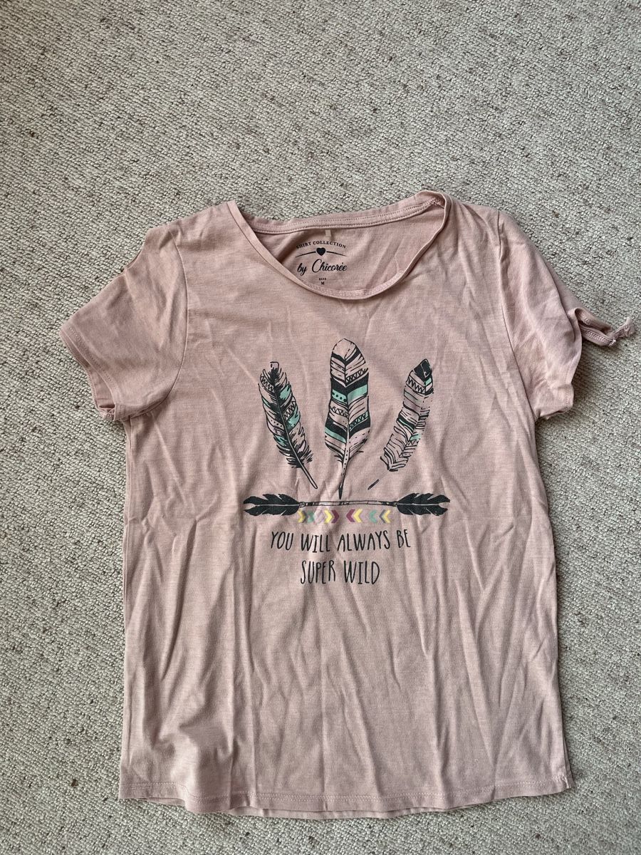 T-Shirts: Rosa T-Shirt, Grösse M – Gebraucht aus Sirnach von aru_7cc2