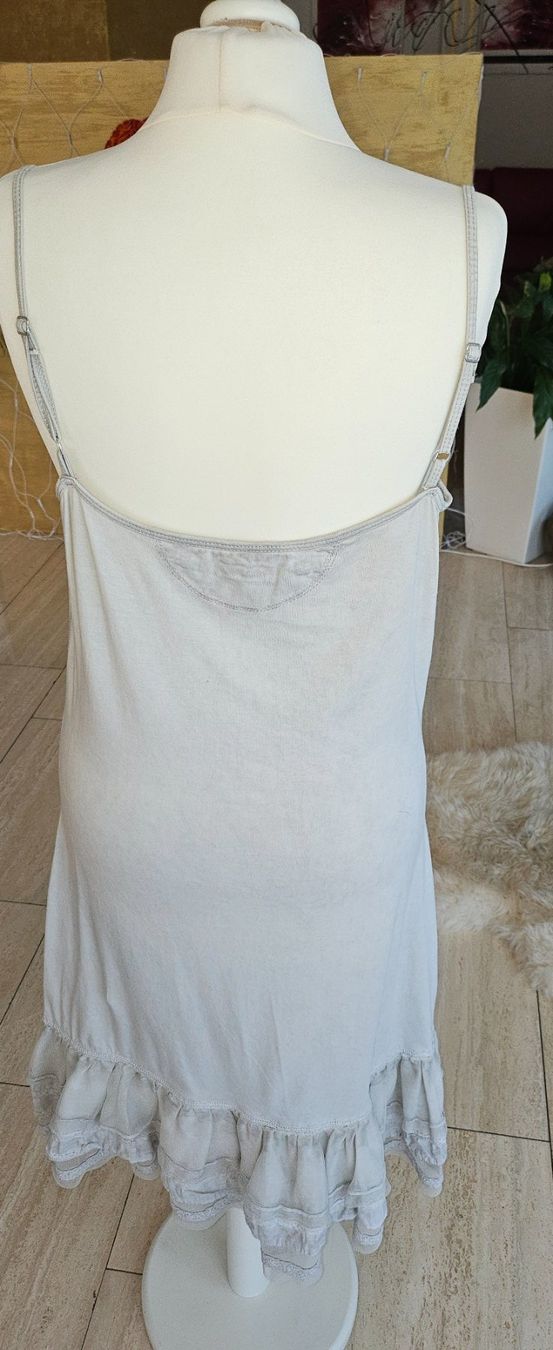 Nile Kleider: Nile Sommerkleid mit Spaghettiträger – Gebraucht aus Luzern von Womeninred 1