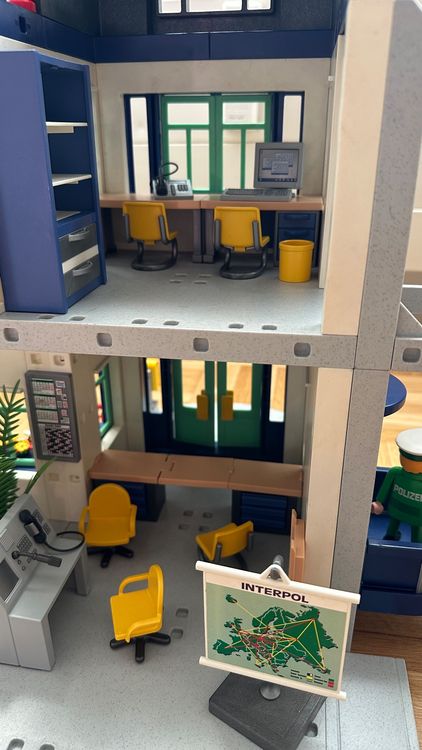Jeux de construction: Playmobil grosse Polizeistation mit viel Zubehör – D'occasion à Schönenbuch par marisli80 7