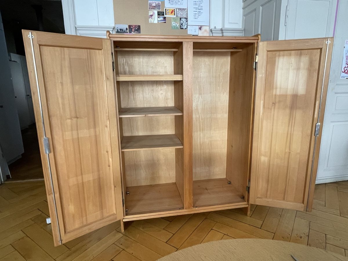 Armoires: GRATIS Kleiderschrank  – D'occasion à St. Gallen par sinjenn 3