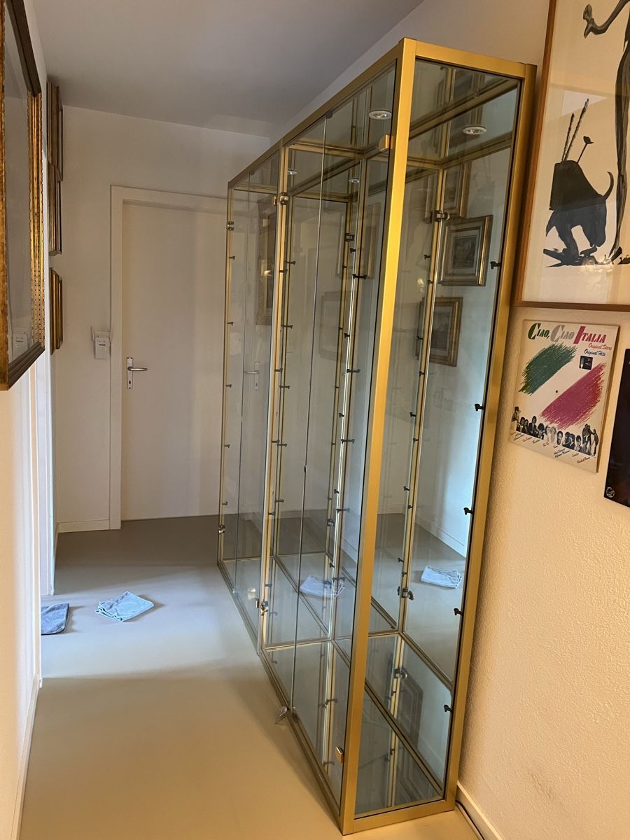 Vitrinen: Glasvitrine mit Schlüssel  – Gebraucht aus Winterthur von nma_2kgs