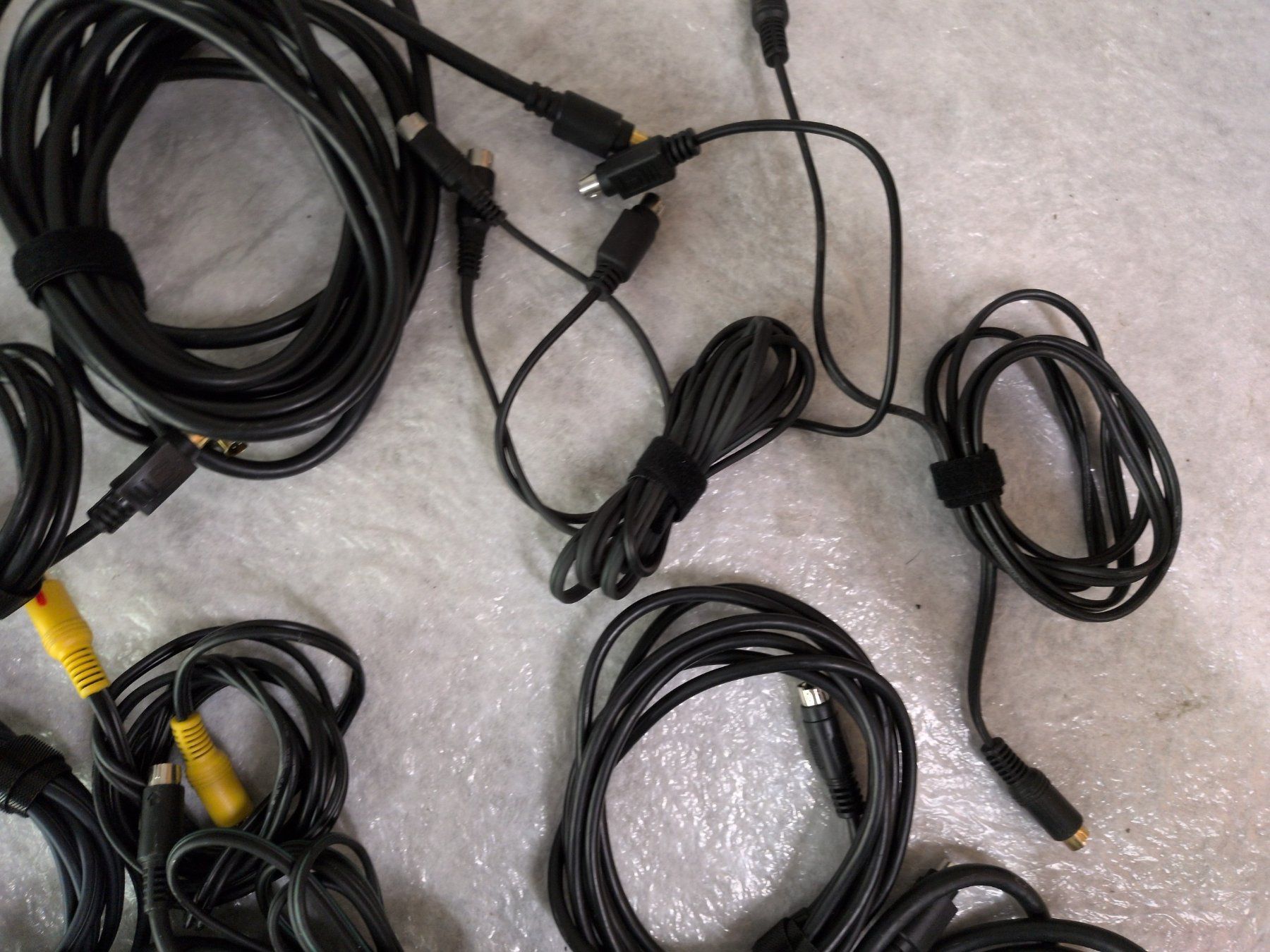 Kabel: S-Video Kabel 26Stk – Gebraucht aus Basel von Fcol 4