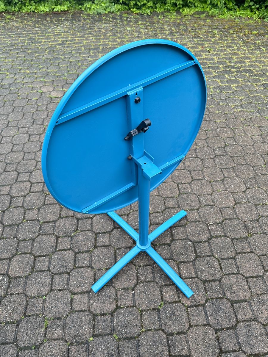 Tische: Blauer Gartentisch, Metall, – Gebraucht aus Aarburg von Schatzaffe 2