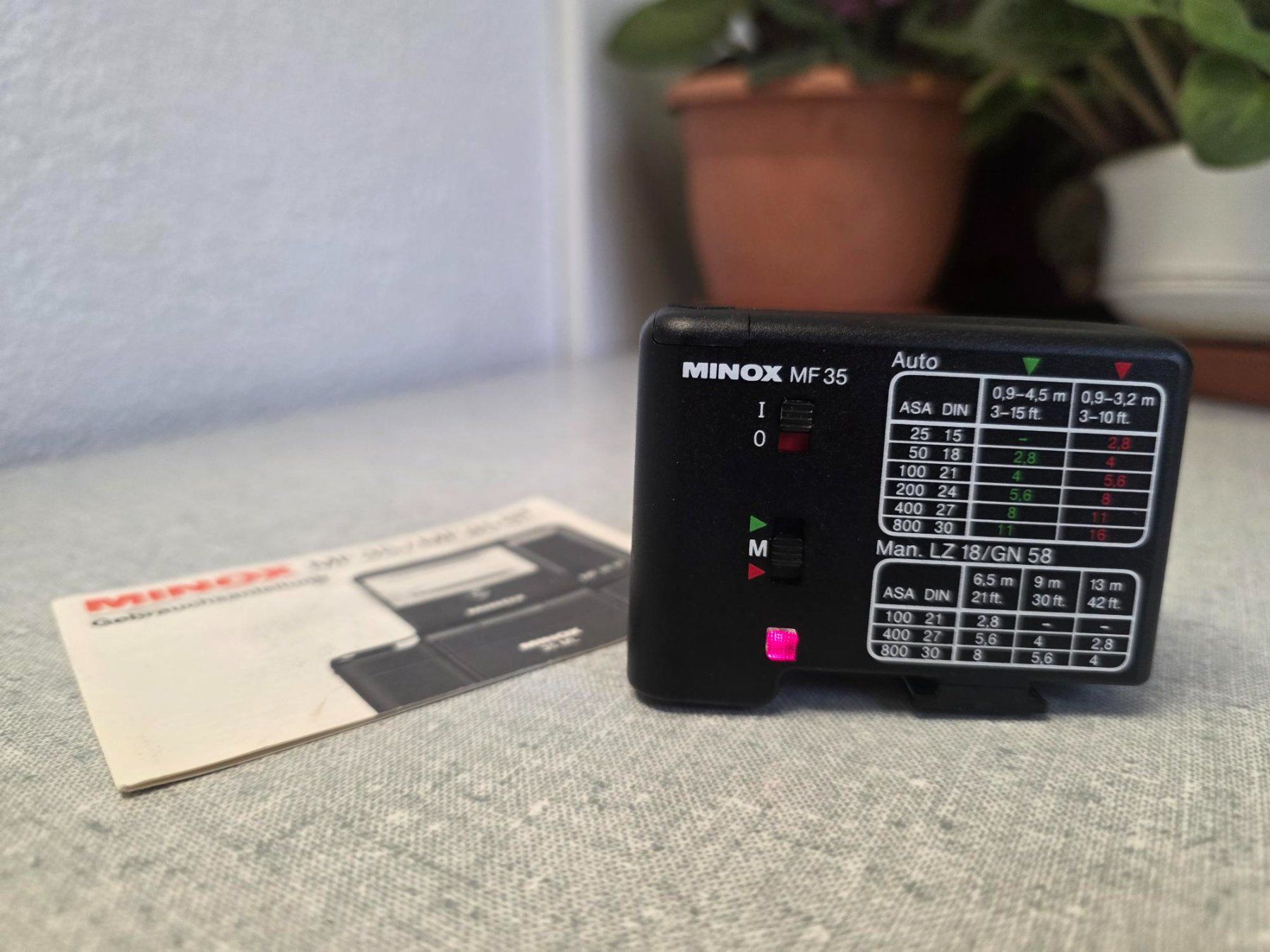 Minox Flash: Minox MF35 Blitz mit Gebrauchsanleitung – Usato da St. Gallen venduto da Thomstar 1