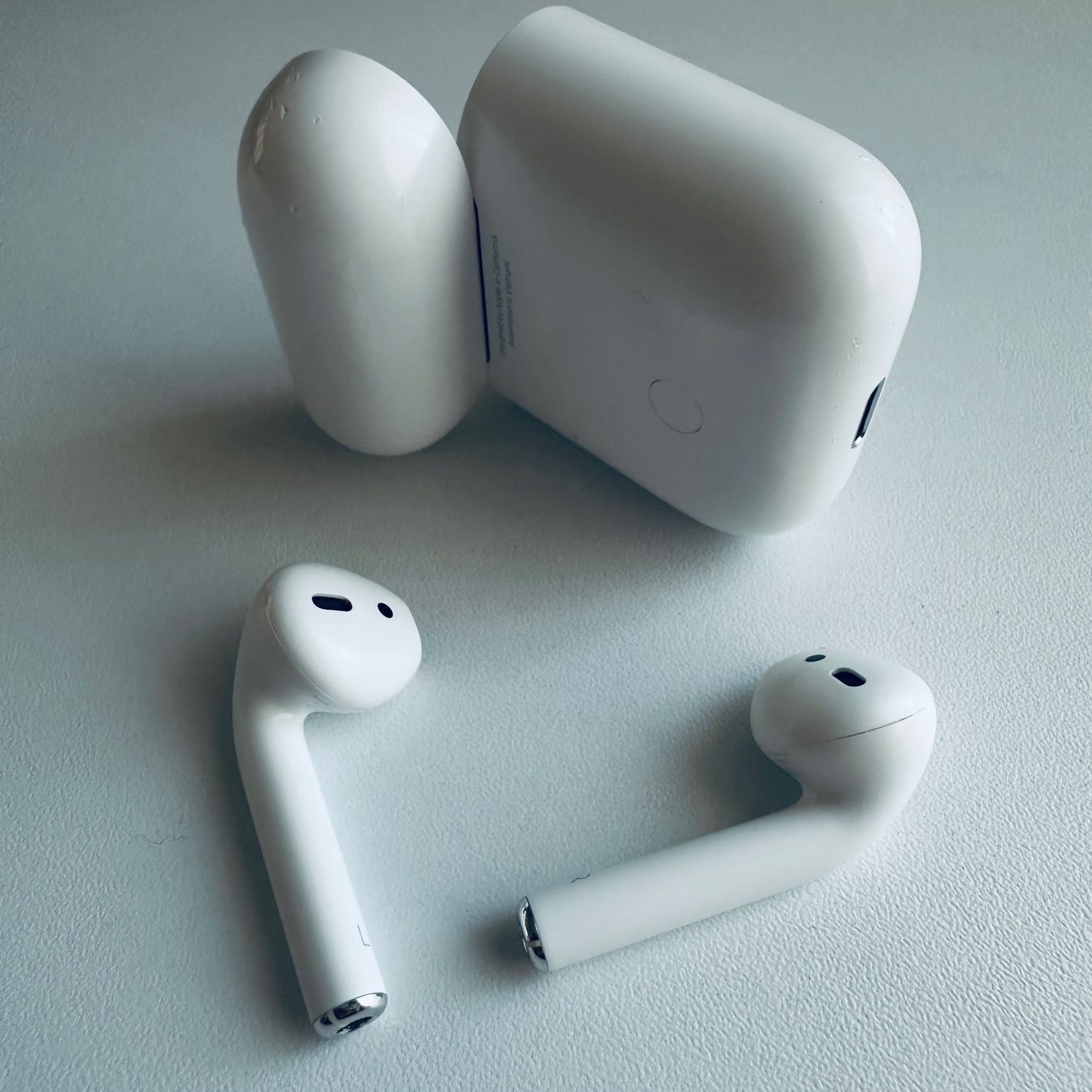 Apple Cuffie: Original Apple AirPods 2 Kopfhörer Wireless Lightning Kabel – Usato da Basel venduto da MY.AIRPODS.SHOP 4