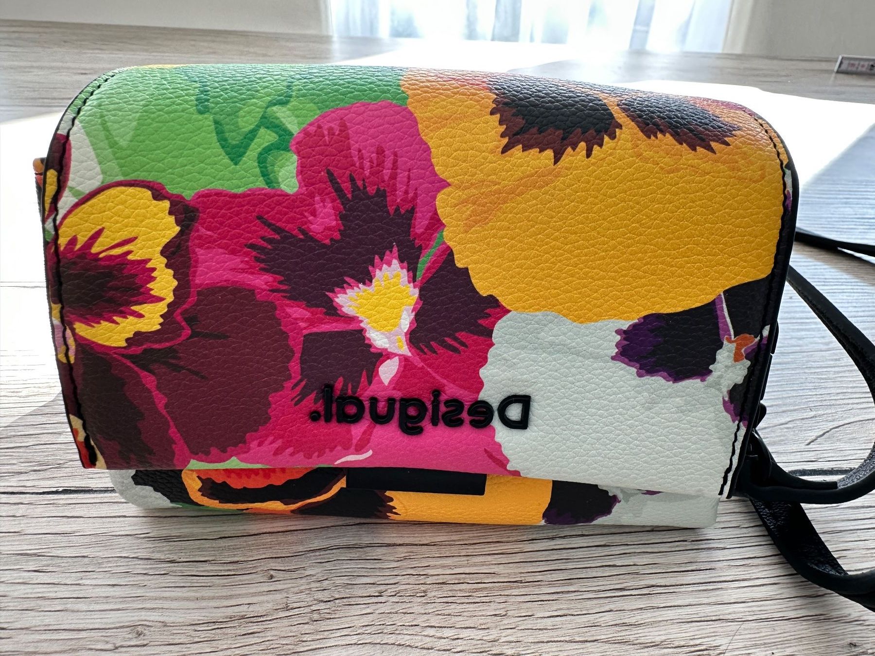 Desigual Borse da donna: Desigual Umhängetasche klein – Usato da Flüh venduto da Somue