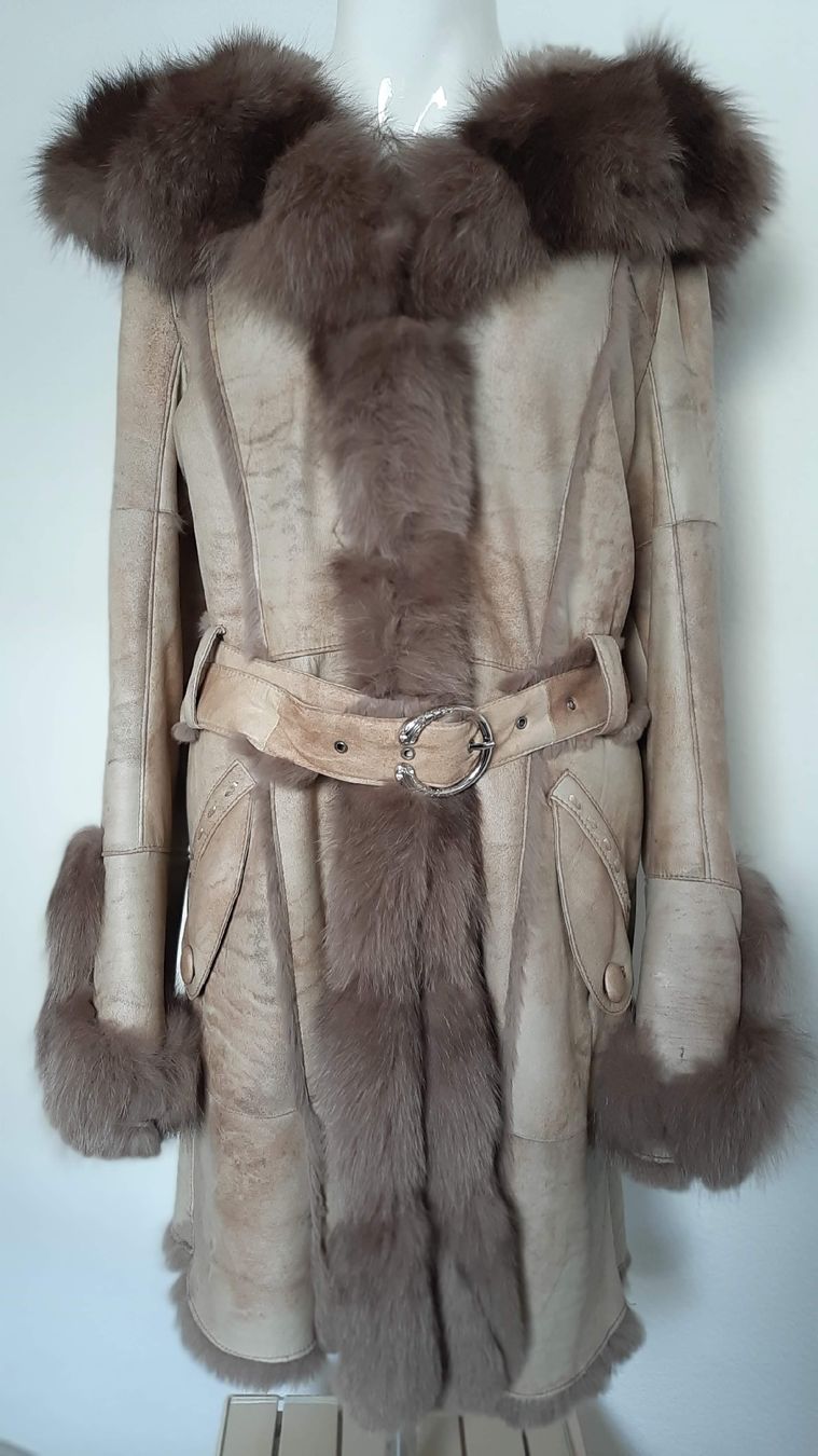Cappotti: Manteau fourrure – Nuovo (secondo la descrizione) da Faoug venduto da PetitLuxe