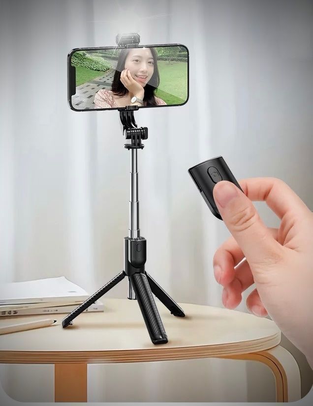 Stative & Köpfe: Pêche selfie stick rotatif en trépieds télécommande 103cm – Neu und originalverpackt aus Morges von All4nature