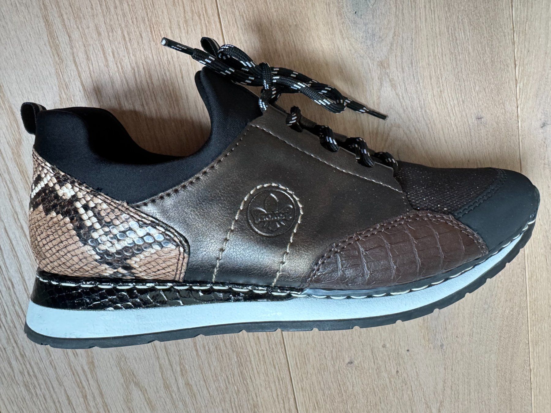 Rieker Scarpe da donna: rieker Freizeitschuhe, Gr. 42 – Usato da Siebnen venduto da Trans-Am 4