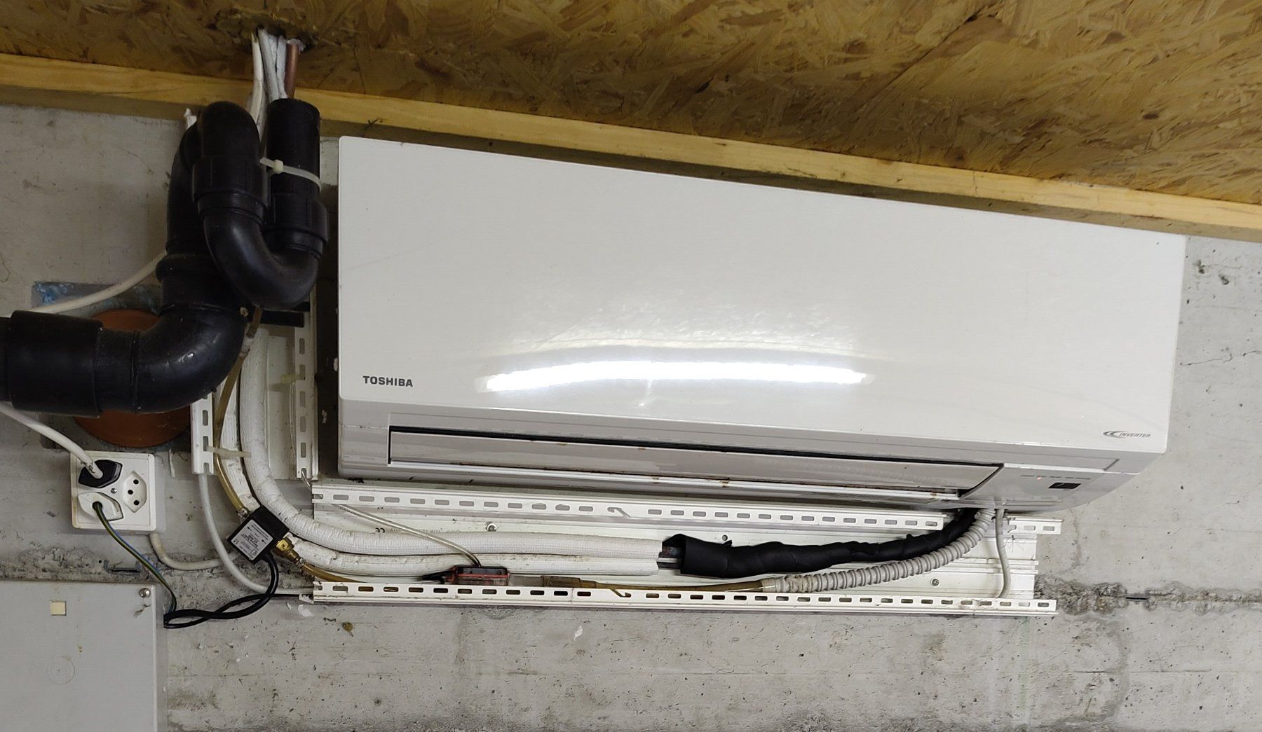 Condizionatori: Toshiba Inverter Split-Klimaanlage – Usato da Sax venduto da rohnerotto 1