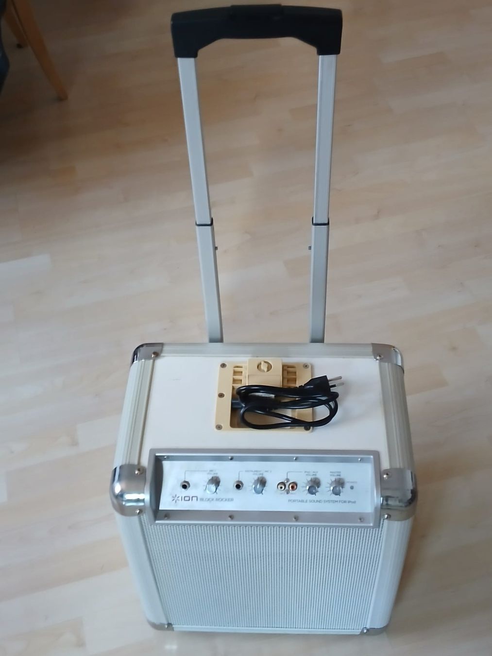 Amplificatori: ION Block Rocker Verstärker mit Rädern – Usato da Zürich venduto da best-in-town 1