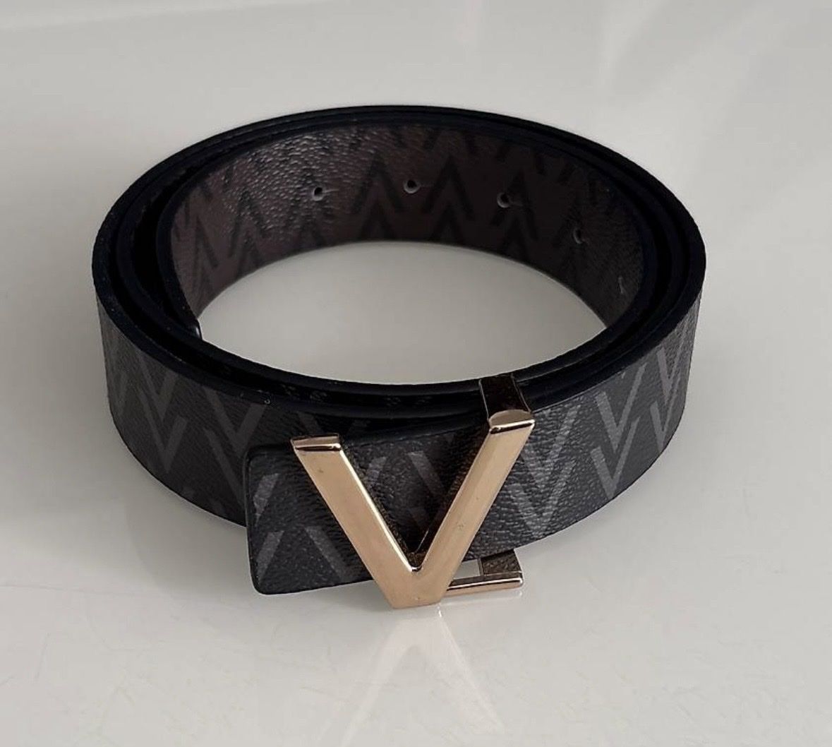 Valentino Gürtel: Reversibler Valentino Gürtel – Neu (gemäss Beschreibung) aus Lachen SZ von leo_c2mh
