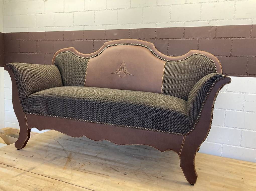 Sofas: Antikes Sofa – Neuf avec emballage d'origine à willerzell par sattler95