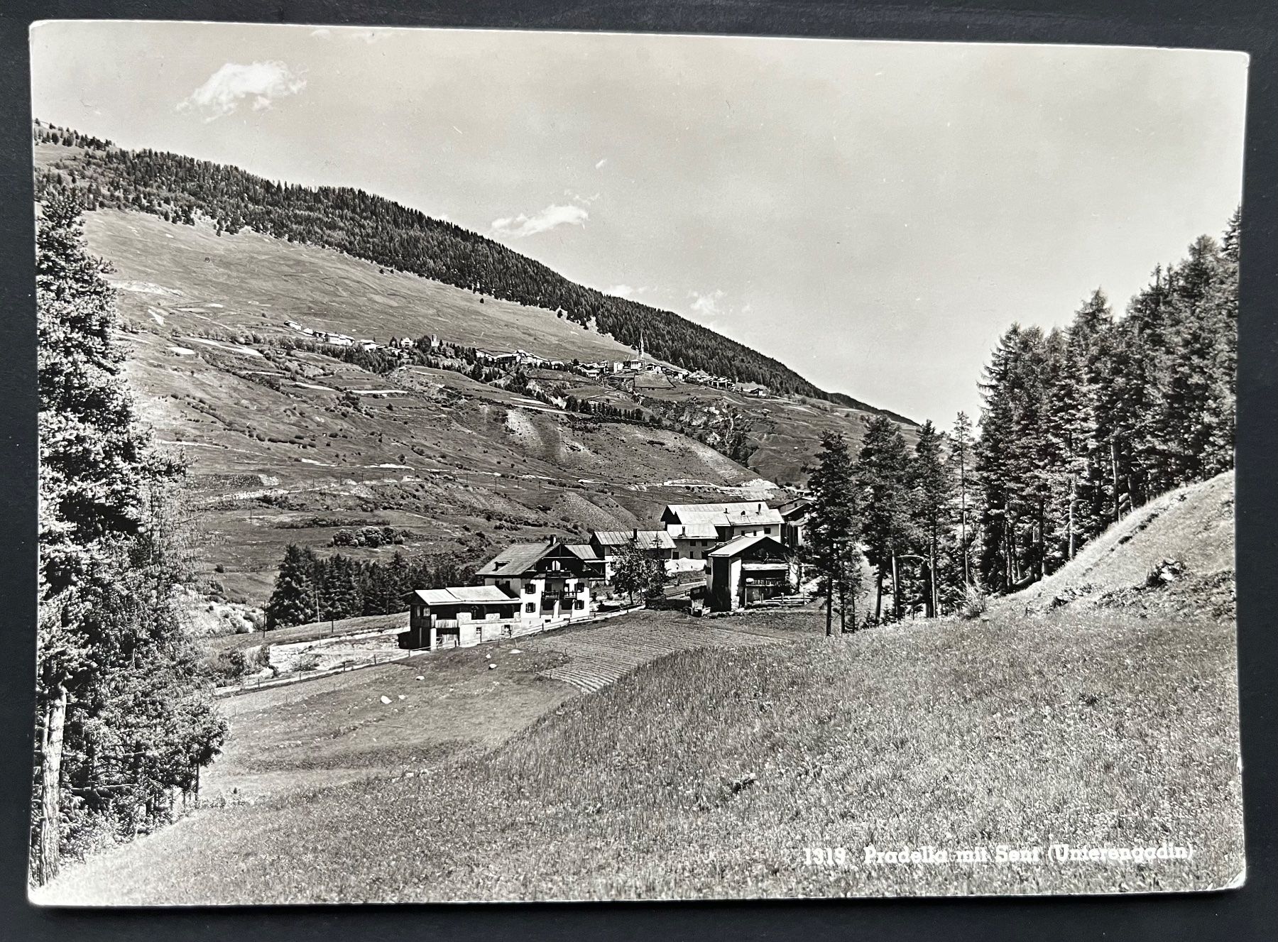 Cartoline postali: Pradella mit Sent/ Unterengadin, ca, 1960 – Usato da Ostermundigen venduto da DaxKarten-75
