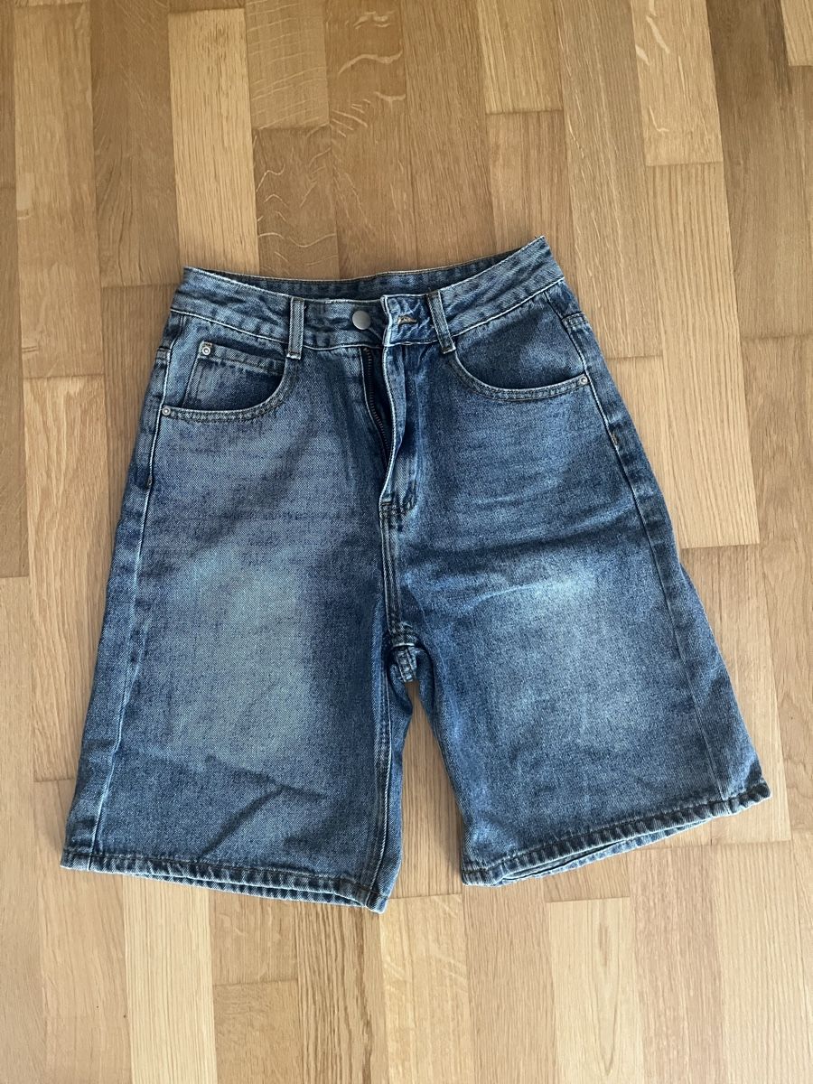 Jeans: Jeansshorts Damen  – Neuf (Voir description) à Naters par mar_fp7t