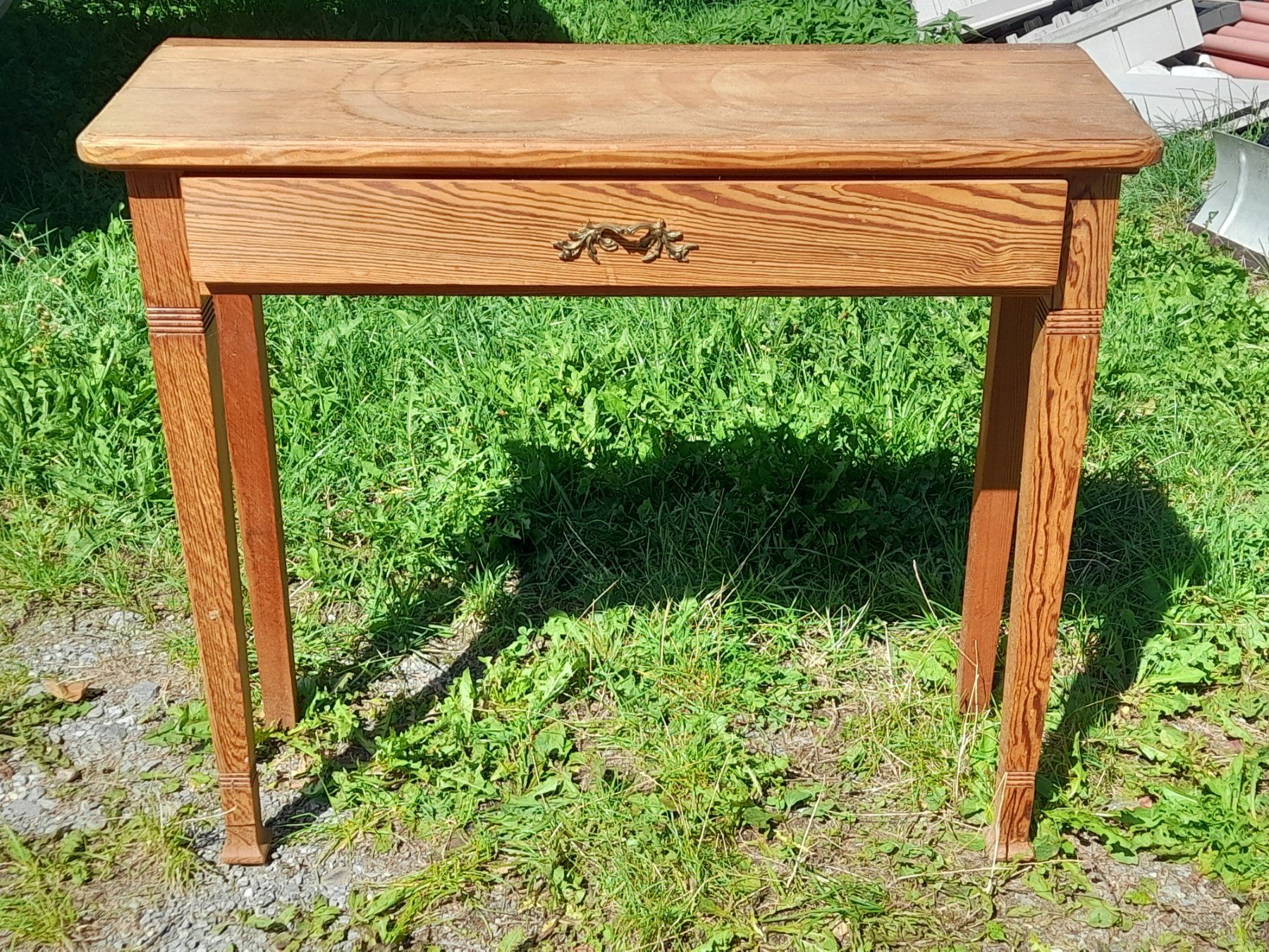 Tables: Beistelltisch schmal – D'occasion à Aeschi b.Spiez par 52_wochen 3