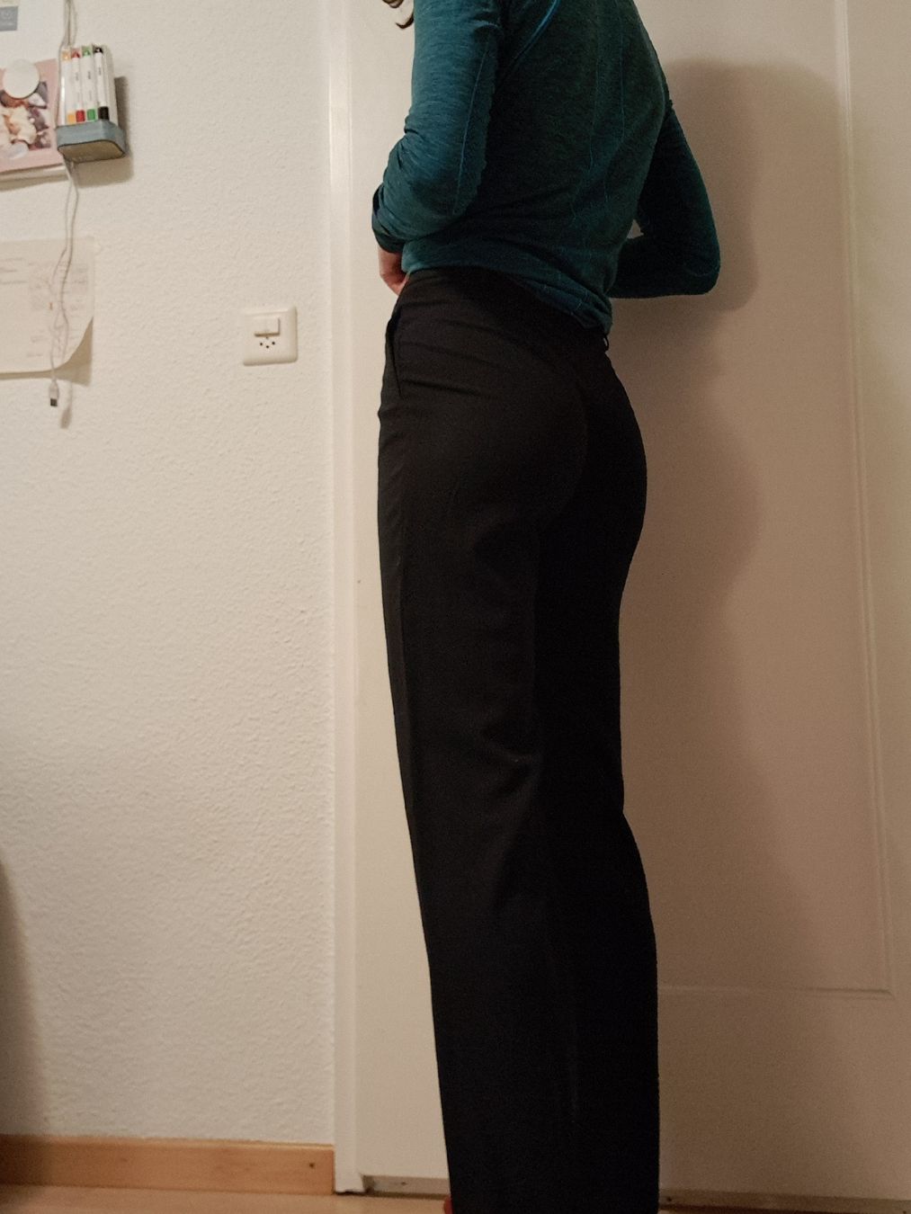 Strenesse Pantaloni: Elegante schwarze high-waisted Anzugshose – Usato da Wädenswil venduto da FrieBro 4