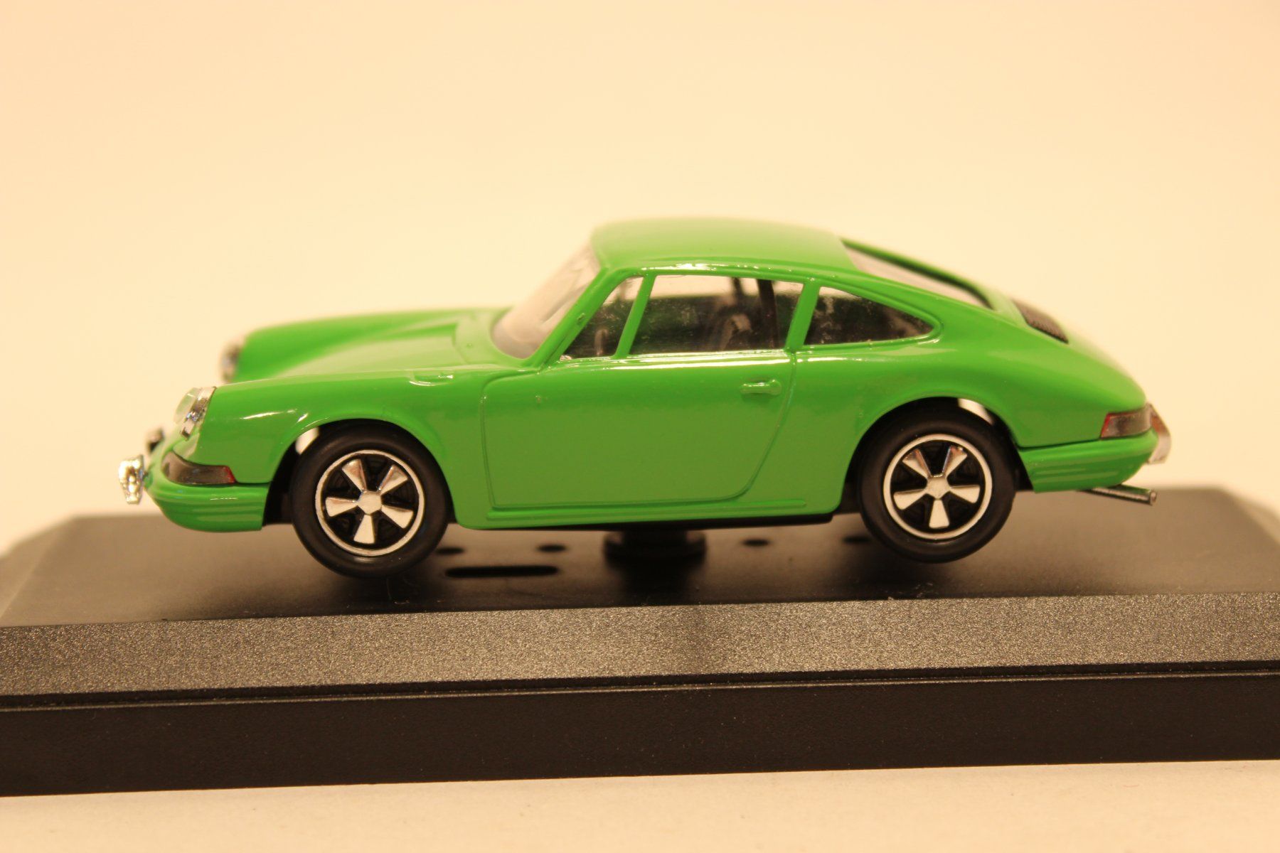 Porsche Modellini d'auto: Modellauto - Porsche 911 hellgrün, 1 : 43 – Nuovo (secondo la descrizione) da Fehraltorf venduto da haefens 1