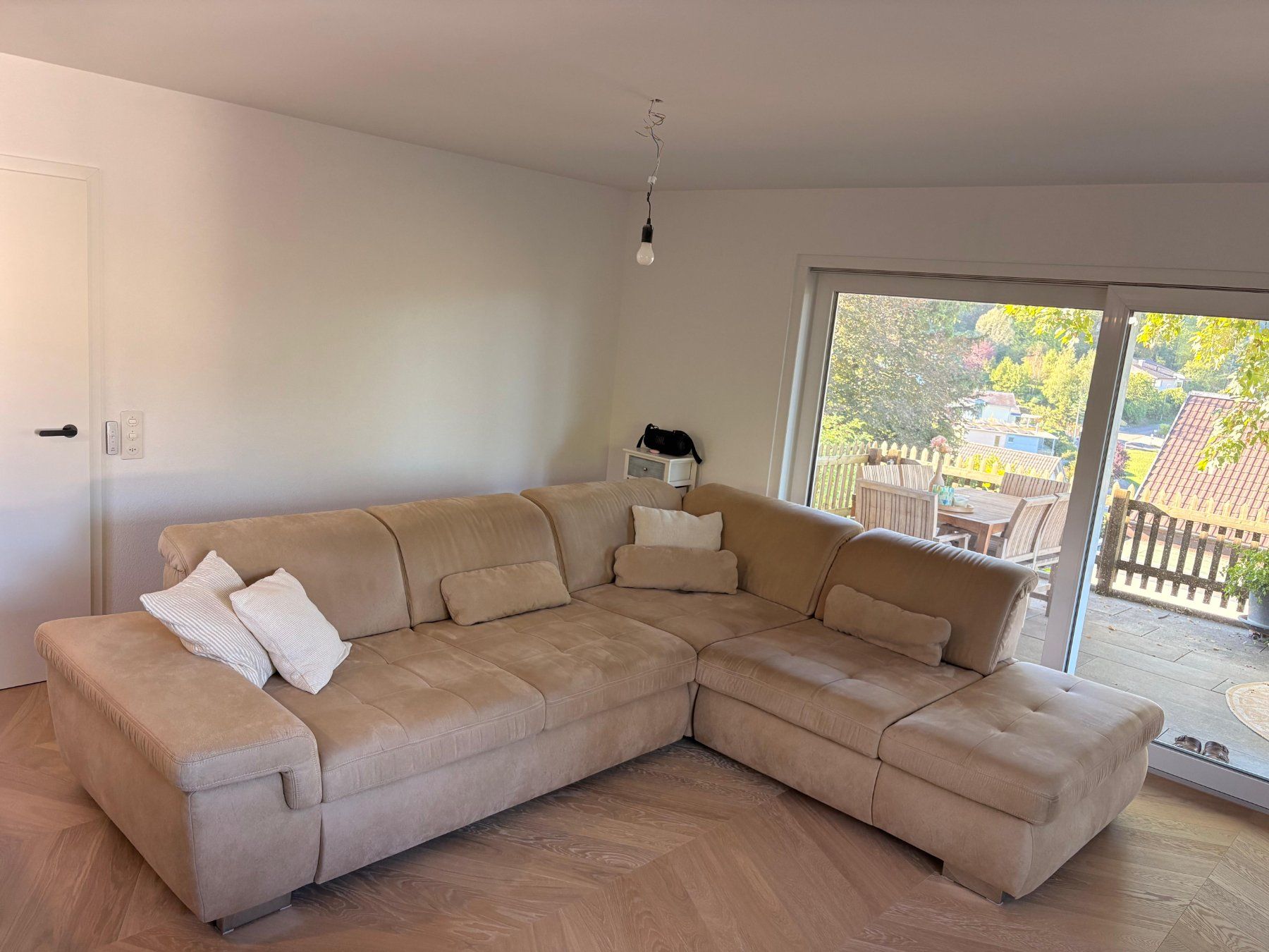 Sofas: Boxspring Ecksofa in Beige 320 x 260 cm mit Bettfunktion – Gebraucht aus Herznach von knr_dg2p 1