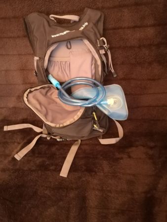 NEW Trinkrucksack – 2-Liter- für Laufen, Radfahre