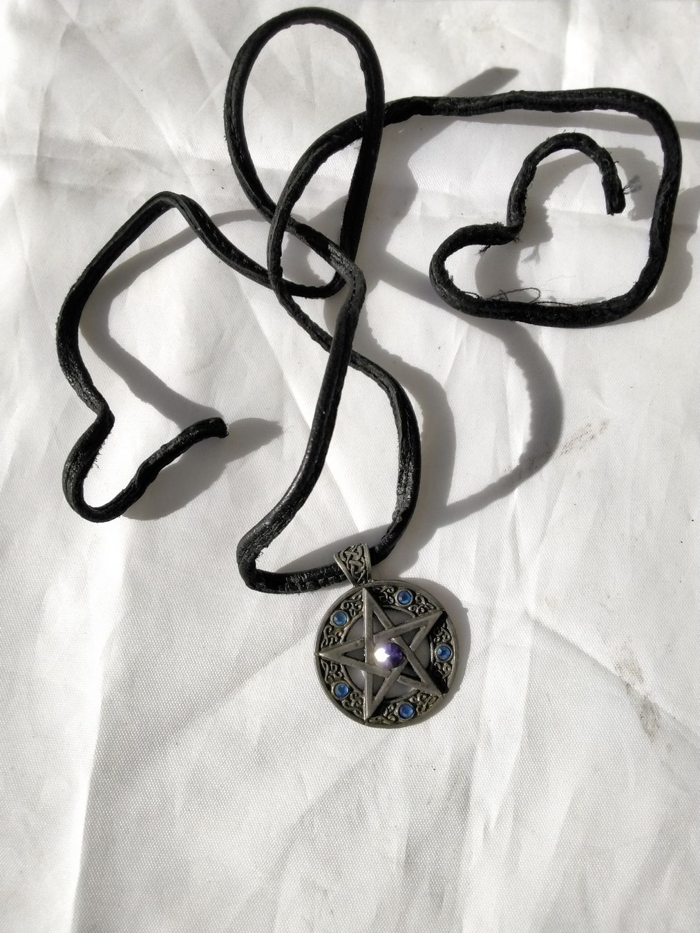 Catenine: KETTE STERN MIT LEDERBAND – Usato da Biel/Bienne venduto da dasi3