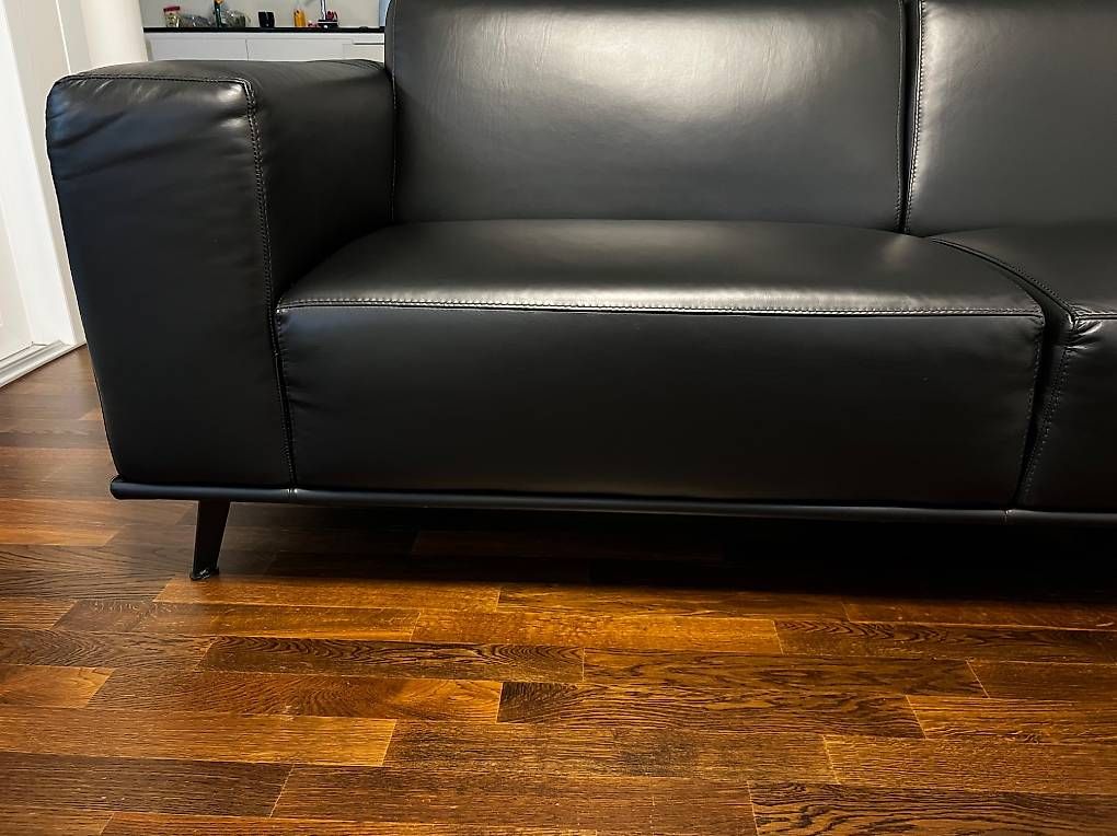 Livique Divani: Echtleder Couch Sofa schwarz – Usato da St. Gallen venduto da prolucian 2