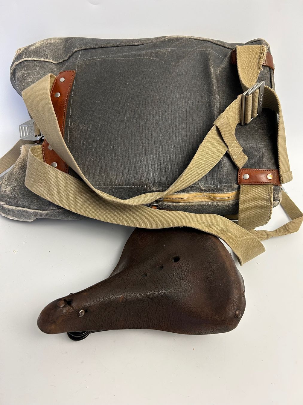 Pezzi di ricambio: alter Leder Velosattelattel, super Requisit – Usato da Rheineck venduto da emma.gut 8