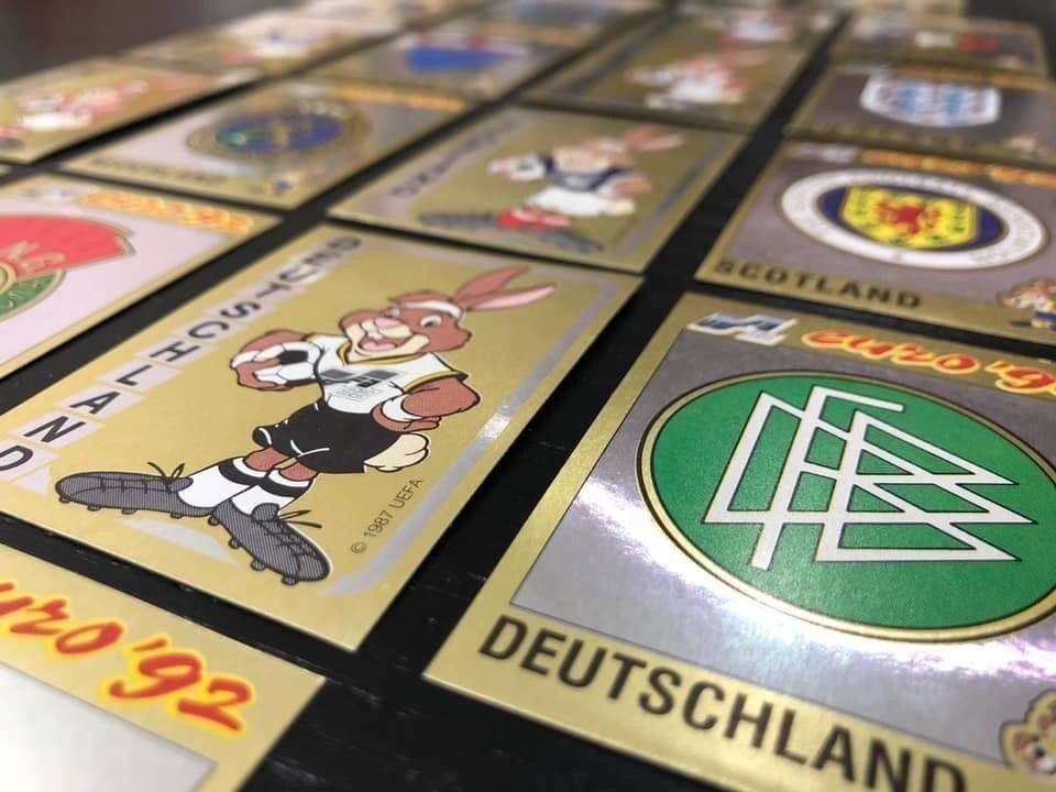 Panini Carte collezionabili: PANINI EM 1992 SET WAPPEN x18 MINT NEW – Nuovo e nell'imballaggio originale da Thalwil venduto da mypaniniworld 4