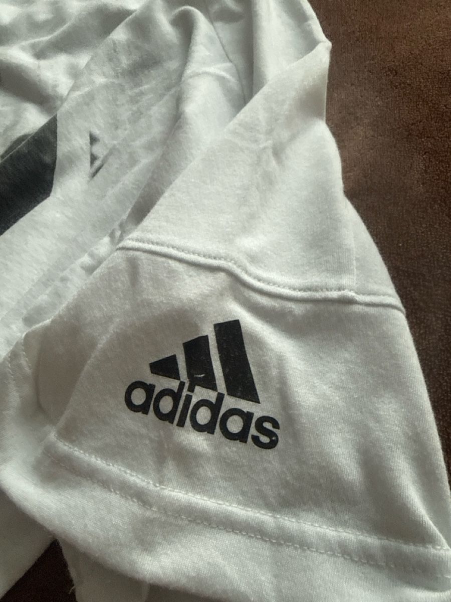 Adidas T-shirt: T-Shirt Adidas XL – Usato da Wald zh venduto da 72Marcel 4