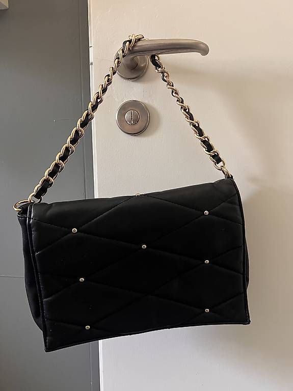 Taschen für Damen: Borsa nera con brillantini oro – Gebraucht aus Tenero von loa_7m8d