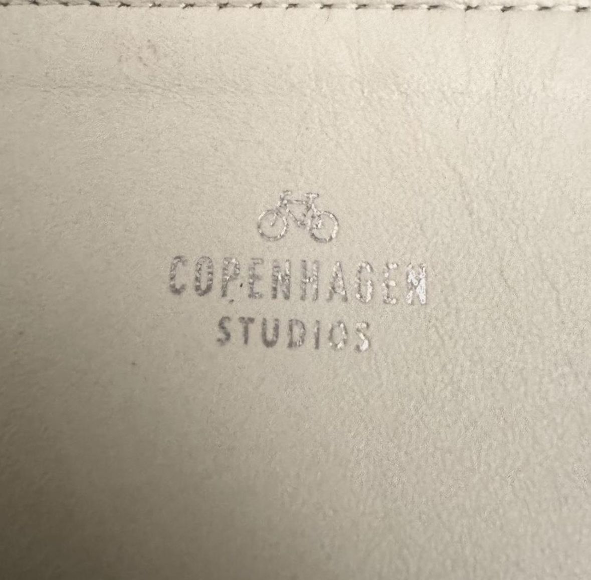 Taschen für Damen: White Crossbody Bag – Gebraucht aus Rütihof von mya_we 3