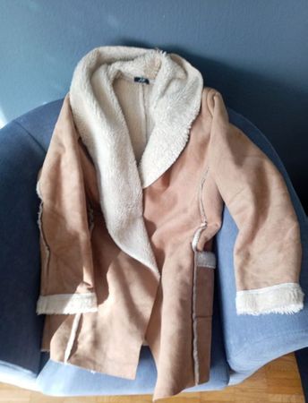 Warme Winter Jacke Avant Premiere, Grösse S-M, Beige