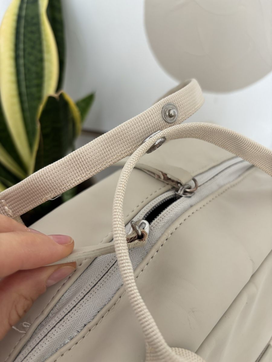 Kapten & Son Zaini: Kapten & Son Backpack Bag in Beige NP: 120.- – Usato da Horgen venduto da lme_8kj7 7