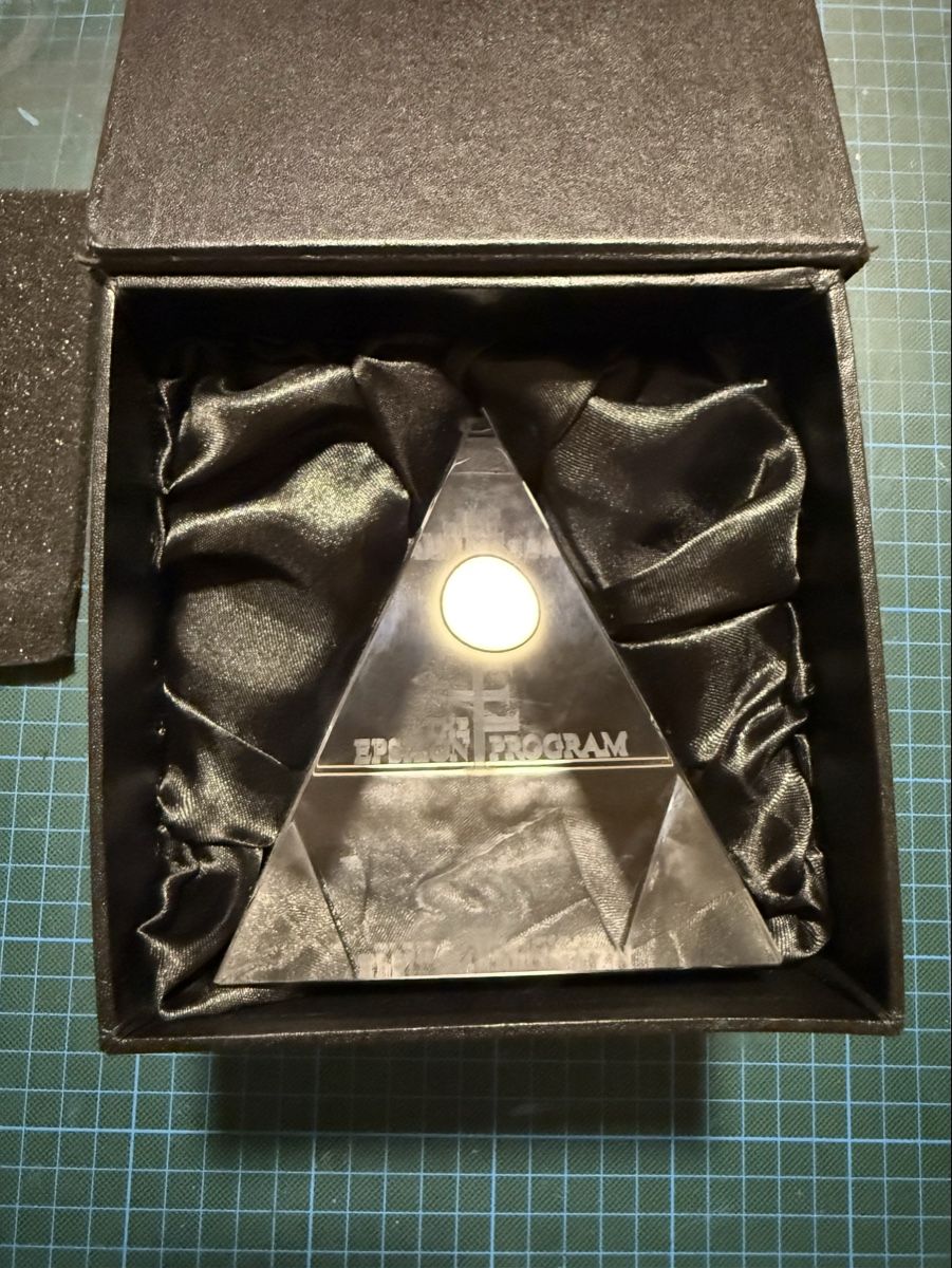 Pietre preziose: GTA V / Rockstar Games  Epsilon Program Kristall Pyramide – Nuovo (secondo la descrizione) da Biel/Bienne venduto da Jim.ts 5