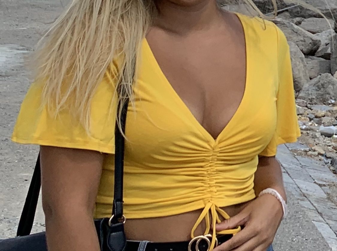 H&M Blusen, T-Shirts & Tops: Haut jaune tendance – Neu und originalverpackt aus Montreux von Iza_81199 2