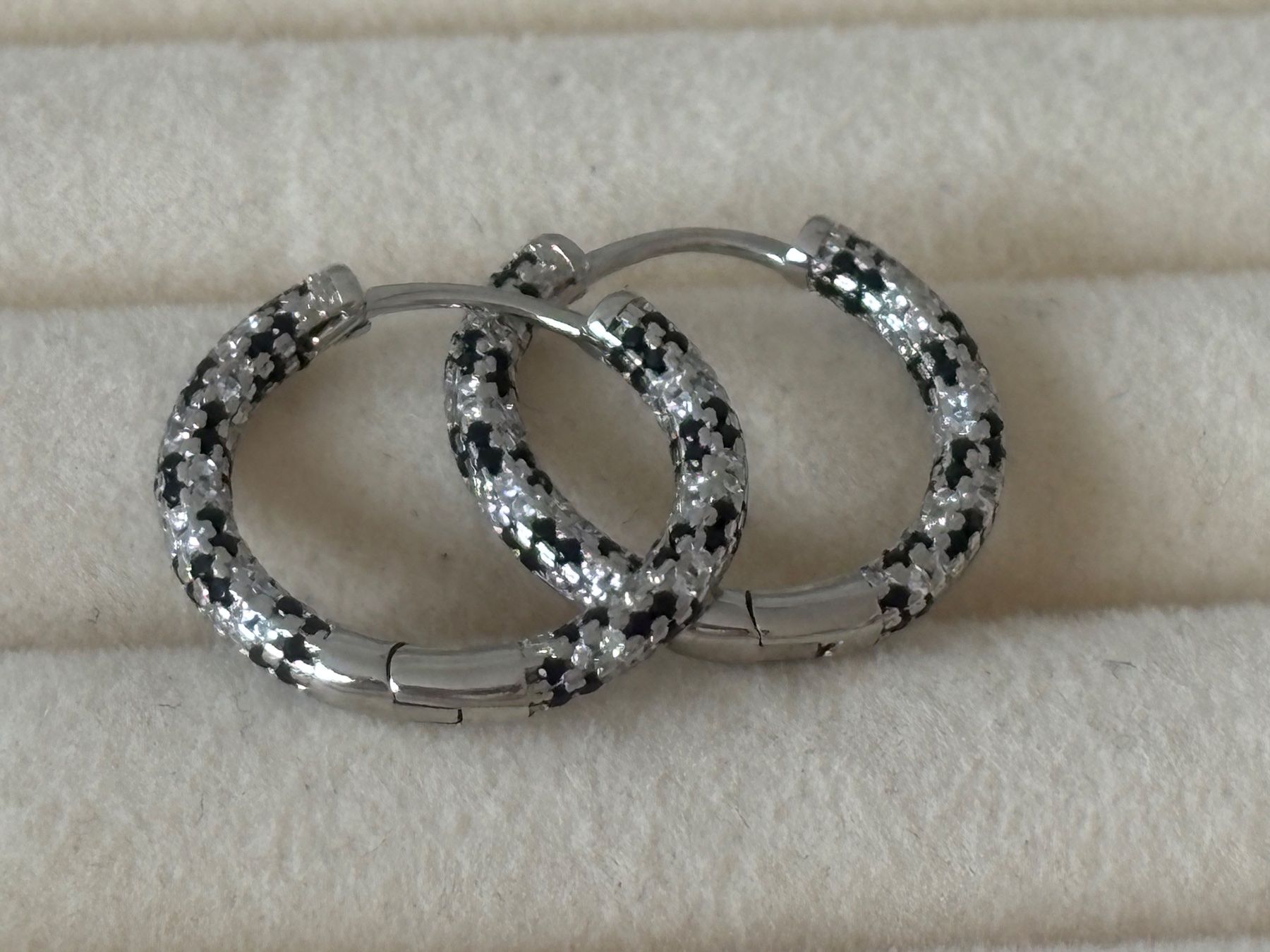 Orecchini pendenti & Orecchini a lobo: Luxus Elegante Ohrstecker /Creolen Farbe:  Silber – Nuovo (secondo la descrizione) da Biel-Bienne venduto da Roserosse13 8