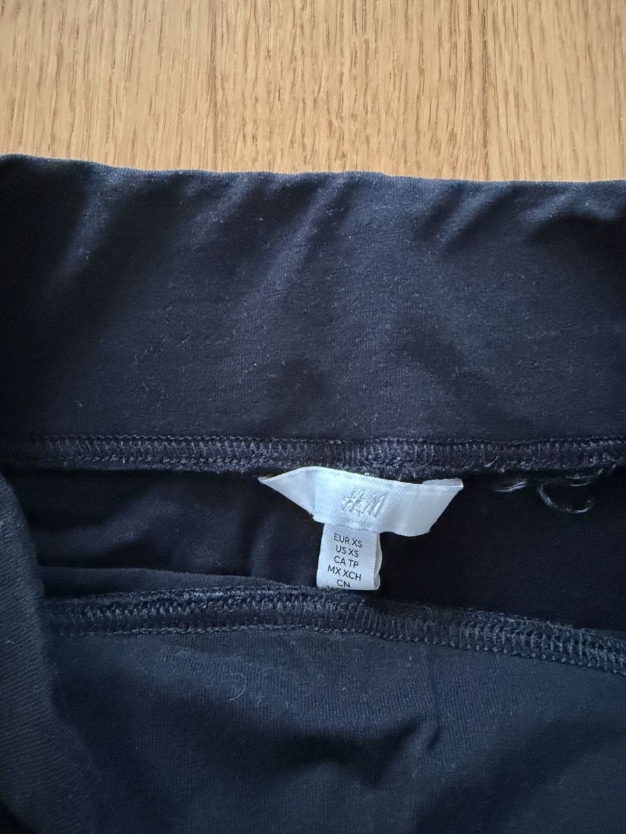 H&M Leggings: H&M black leggings, size XS – Usato da St. Gallen venduto da kka_l9wg 1