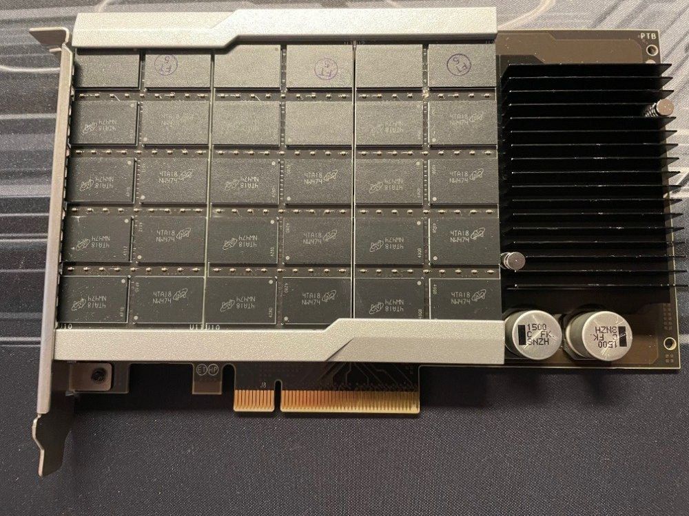 Hewlett Packard Dischi rigidi: HP 3000GB PCIe ioDrive2 – Usato da Gland venduto da nrcsantos