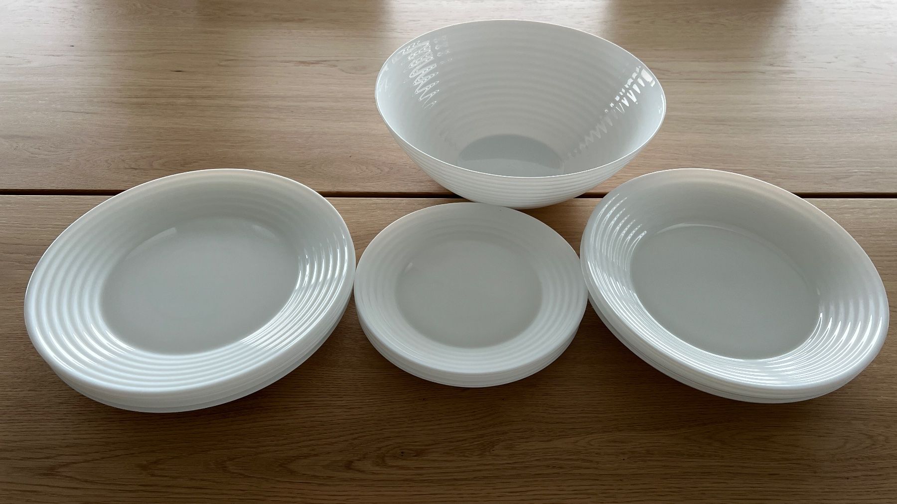 Set di piatti: Luminarc Dinnerset, 19-teilig / Geschirrset – Usato da Teufen AR venduto da Maleaa