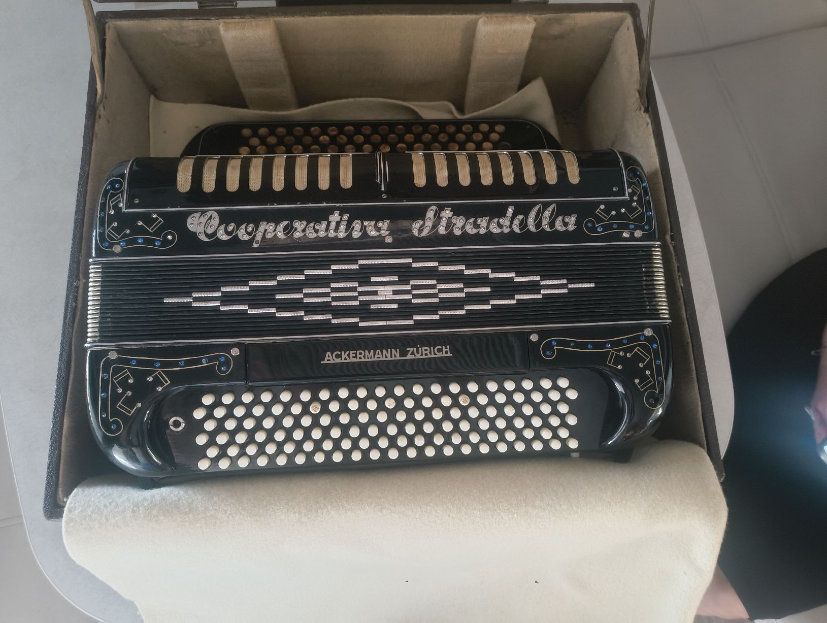 Strumenti musicali: Original Akkordeon von Coop. Stradella – Usato da Rossrüti venduto da derMarktschreier 1