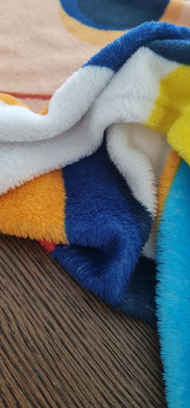 Coperte: Flauschige Mickey Mouse Decke 160cm x 95cm – Usato da Bülach venduto da Rommar 1
